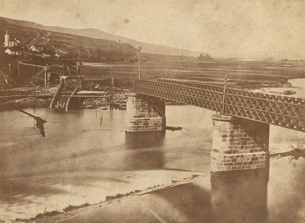 Ponièený most v Horních Mokropsech v roce 1872