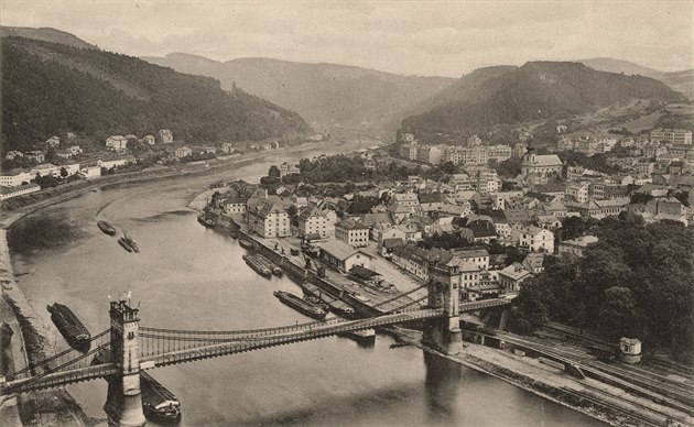 Dìèínské údolí na historickém snímku zhruba z roku 1900.
