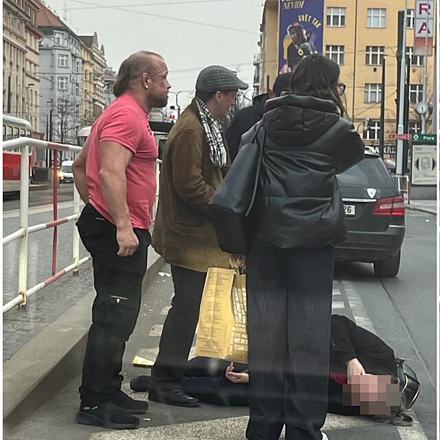 Filip Grznár na pražské Floøe srazil autem ženu.
