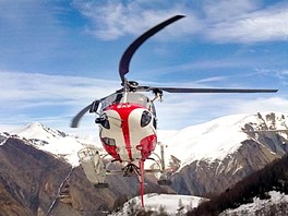 Taxi pøelet helikoptérou mezi francouzskými støedisky Les2Alpes a Alpe d´Huez.