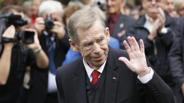 Václav Havel bìhem slavnostního odhalení sochy amerického prezidenta Woodrowa