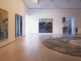 Galerie uvnitø Guggenheimova muzea jsou tradièní.