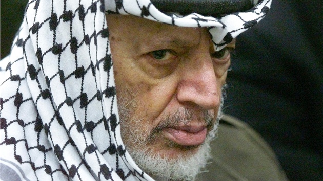 Nìkdejší palestinský vùdce Jásir Arafat na archivním snímku z roku 2002