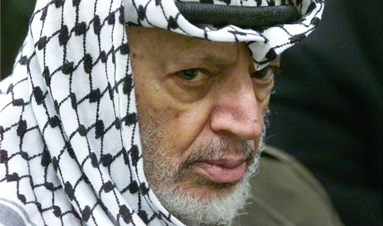 Nìkdejší palestinský vùdce Jásir Arafat na archivním snímku z roku 2002