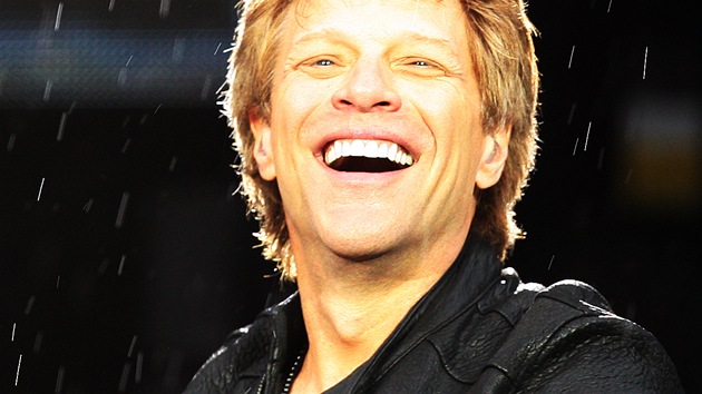 Kapela Bon Jovi vystoupila po dvaceti letech v Praze. (Eden, 24. èervna 2013)
