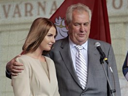 Kateøina Zemanová a její otec Miloš Zeman