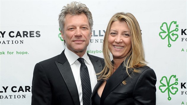 Jon Bon Jovi a jeho manželka Dorothea (New York, 23. dubna 2014)