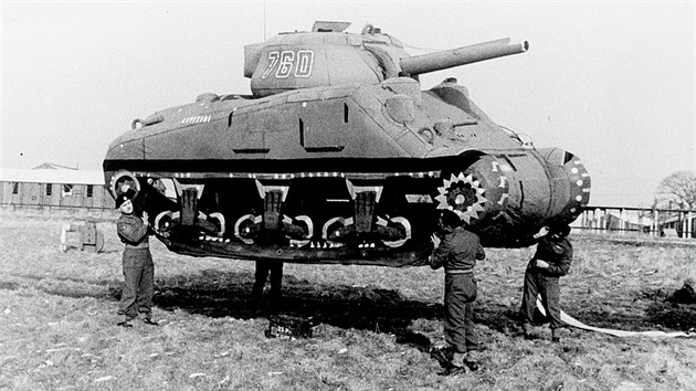 I tenhle nafukovací tank pomohl porazit nacistické Nìmecko.