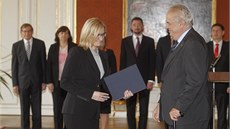 Prezident Miloš Zeman jmenoval Karlu Šlechtovou do funkce ministrynì pro místní