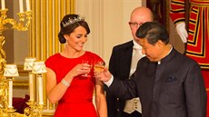 Vévodkynì Kate a èínský prezident Si in-pching na slavnostním banketu (Londýn,...