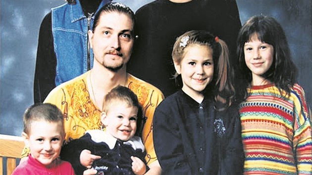 Jan Dvorský a jeho dìti na rodinné fotografii z roku 2003.