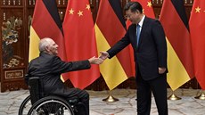 Nìmecký ministr financí Wolfgang Schäuble a èínský prezident Si in-pching