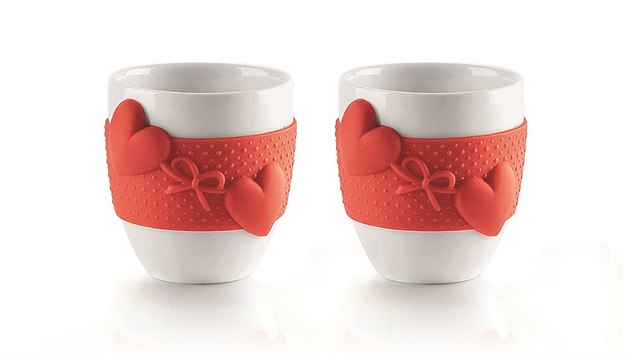 Kolekce Love - japonští designéøi Setsu a Shinobu Ito letos pøišli s poháry se silikonovým pruhem se spojenými srdci v nìkolika barevných verzích.