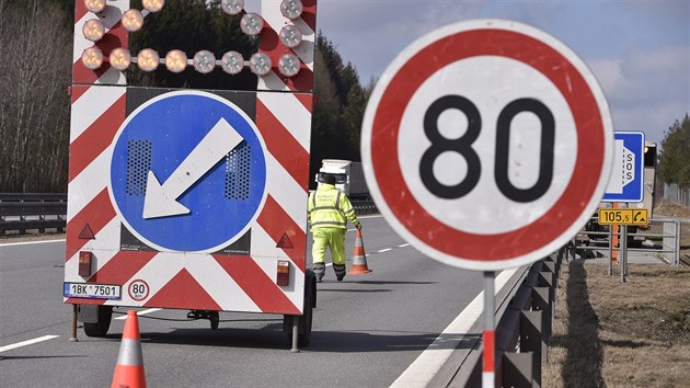 Na dálnici D1 zaèaly 15. bøezna 2018 dvouleté opravy mezi Humpolcem na 90....