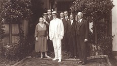 Pøesnì 13. èervence 1926 navštívil Bartonì první prezident Èeskoslovenské...