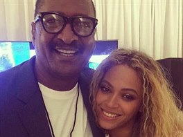 Zpìvaèka Beyoncé a její otec Matthew Knowles