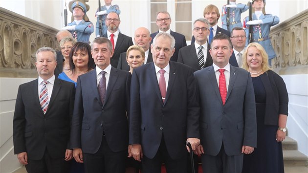 Prezident Miloš Zeman jmenoval na Pražském hradì vládu premiéra Andreje Babiše....