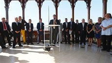 SPD pøedstavuje kandidáty do komunálních voleb v Praze. U mikrofonu je lídr...
