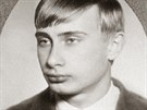 Mladý Vladimir Putin coby pøíslušník sovìtské tajné služby KGB