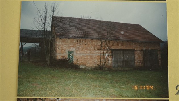 V této stodole v obci Pøívrat Vejšický s Rybkou podnikatele drželi