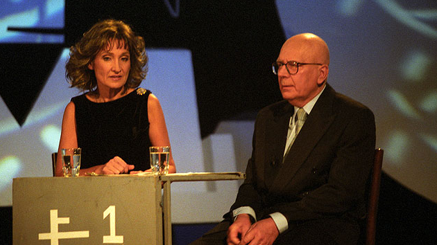 Zuzana Bubílková a Miloslav Šimek v poøadu Politické harašení aneb S politiky stále netanèíme (2003)