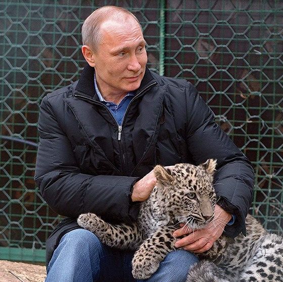 Ruský prezident Vladimir Putin v kalendáøi pro rok 2020 odhaluje svou jemnìjší...