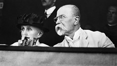 První èeskoslovenský prezident Tomáš Garrigue Masaryk a jeho manželka Charlotta...