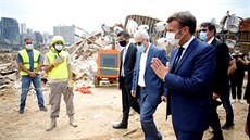 Francouzský prezident Emmanuel Macron pøi návštìvì libanonského Bejrútu,...