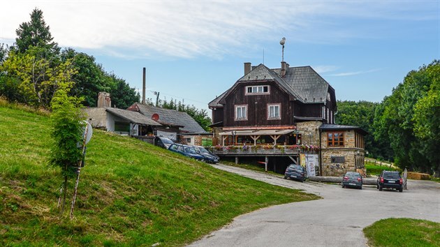 Holubyho chata pod vrcholem Velké Javoøiny se nachází na Slovensku.