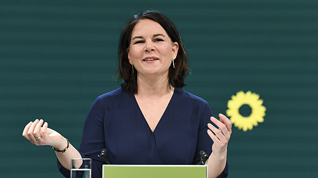 Spolupøedsedkynì nìmeckých Zelených Annalena Baerbocková na tiskové konferenci, kde bylo oznámeno, že povede stranu do spolkových voleb. (19. dubna 2021)