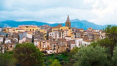 I malebné sicilské mìsteèko Castelbuono donedávna zažívalo exodus obyvatel....