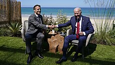 Emmanuel Macron a Joe Biden na summitu G7 (12. èervna 2021)