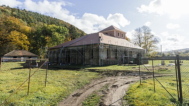 Vysoká pec Barbora je železáøská hu na území mìstyse Jince v okrese Pøíbram ve Støedoèeském kraji. (2019)