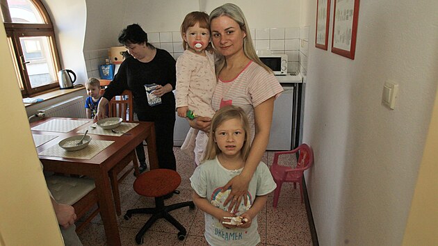 Snídanì uprchlých ukrajinských žen a dìtí v pensionu v Polance nad Odrou,...