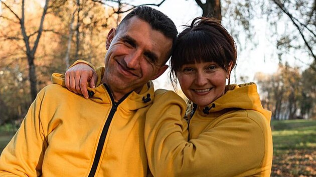 Padesátiletá Oksana Èernij s manželem, který musel zùstat na Ukrajinì.