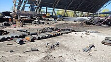 Nevybuchlá munice v areálu hostomelského letištì.