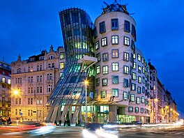 Frank Gehry na návrh spolupráce s Vladem Miluniæem pøistoupil, základní...