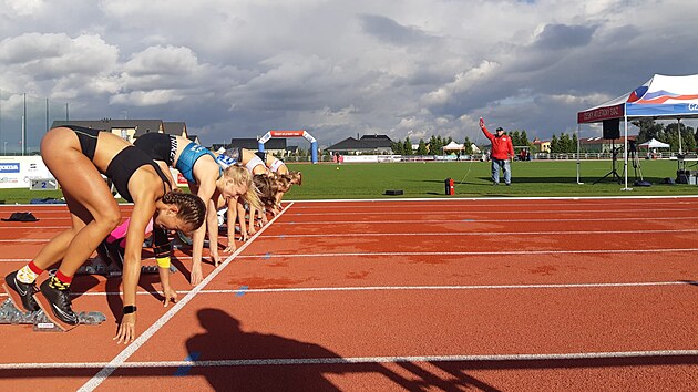 Atletický mítink na poèest Zátopkových v Nehvizdech.