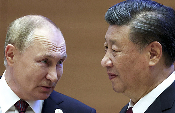 Vladimir Putin se v uzbeckém Samarkandu setkal s èínským prezidentem Si...