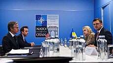 Dmytro Kuleba na zasedání ministrù zahranièí NATO v Bukurešti. (30. listopadu...