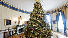 Vánoèní strom v Bílém domì jako souèást nové vánoèní výzdoby. Je vystaven v...