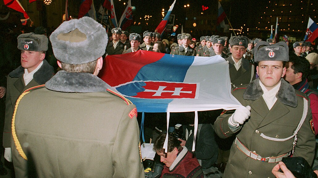 Oslavy vzniku samostatné Slovenské republiky na námìstí v Bratislavì (1. ledna...