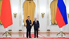 Ruský prezident Vladimir Putin se v Kremlu setkal se svým èínským protìjškem Si...