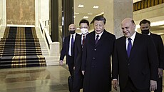 Ruský premiér Michail Mišustin (vpravo) a èínský prezident Si in-pching po...