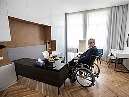 Bývalý prezident Miloš Zeman si otevøel novou kanceláø v Dejvicích. (19. dubna...