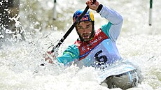 Vavøinec Hradilek bìhem 1. závodu Èeského poháru ve slalomu