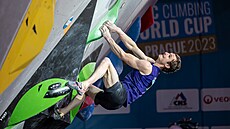Èeský lezec Adam Ondra ve finále boulderingového Svìtového poháru v Praze