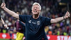 David Moyes, trenér West Hamu, se raduje z triumfu v Konferenèní lize.