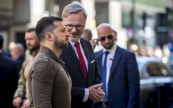 Premiér Petr Fiala a ukrajinský prezident Volodymyr Zelenskyj. 