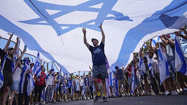 Izraelci protestují proti justièní reformì, se kterou pøišla vláda premiéra Benjamina Netanjahua. (24. èervence 2023)